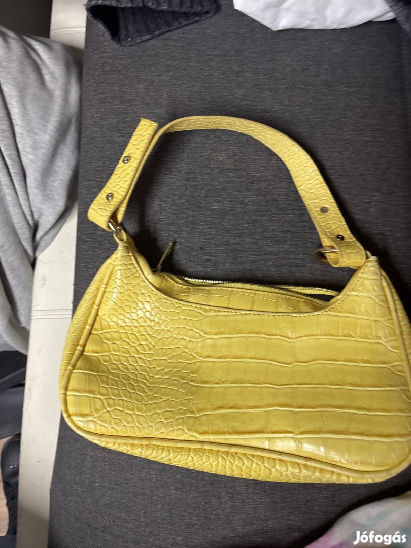 Eladó női kézi táska! Krokodil mintás! Olcsón