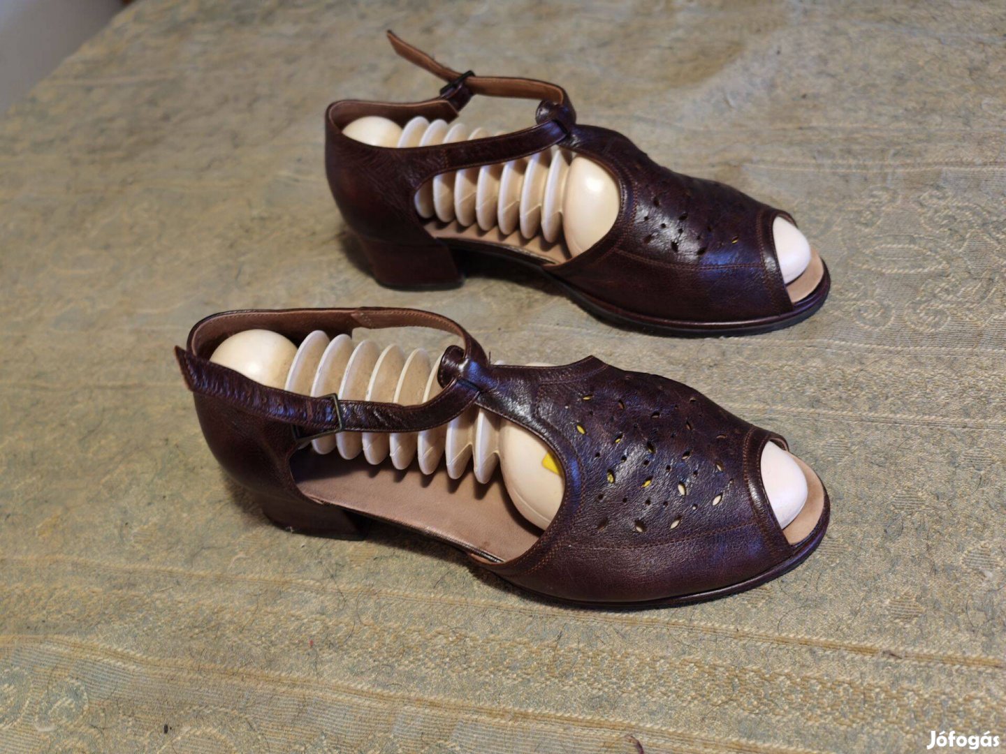 Eladó női szandál