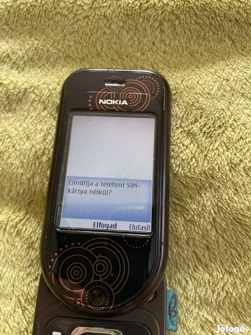 Eladó nokia 7373 kártyafüggetlen telefon!