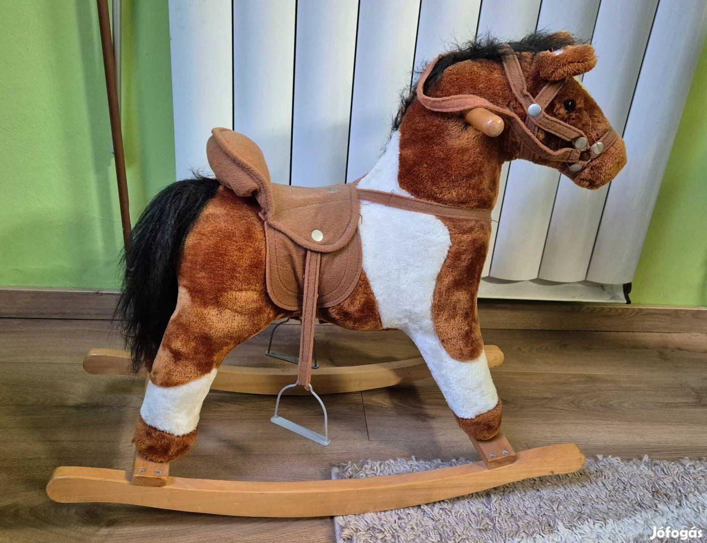 Eladó nyerítő hintaló