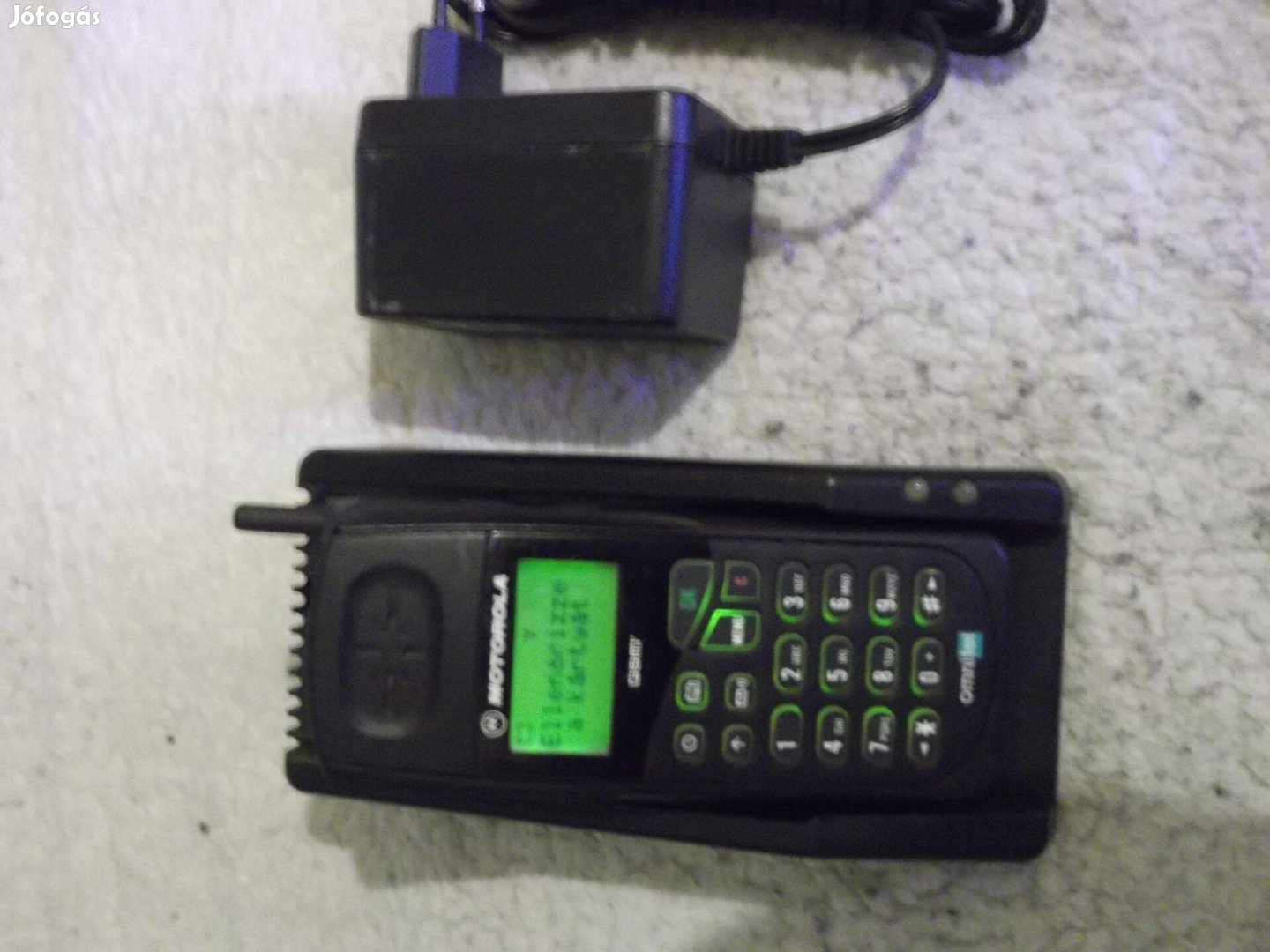 Eladó olcsón egy retro ritkaság, mint a Motorola Omnitel mobiltelefon