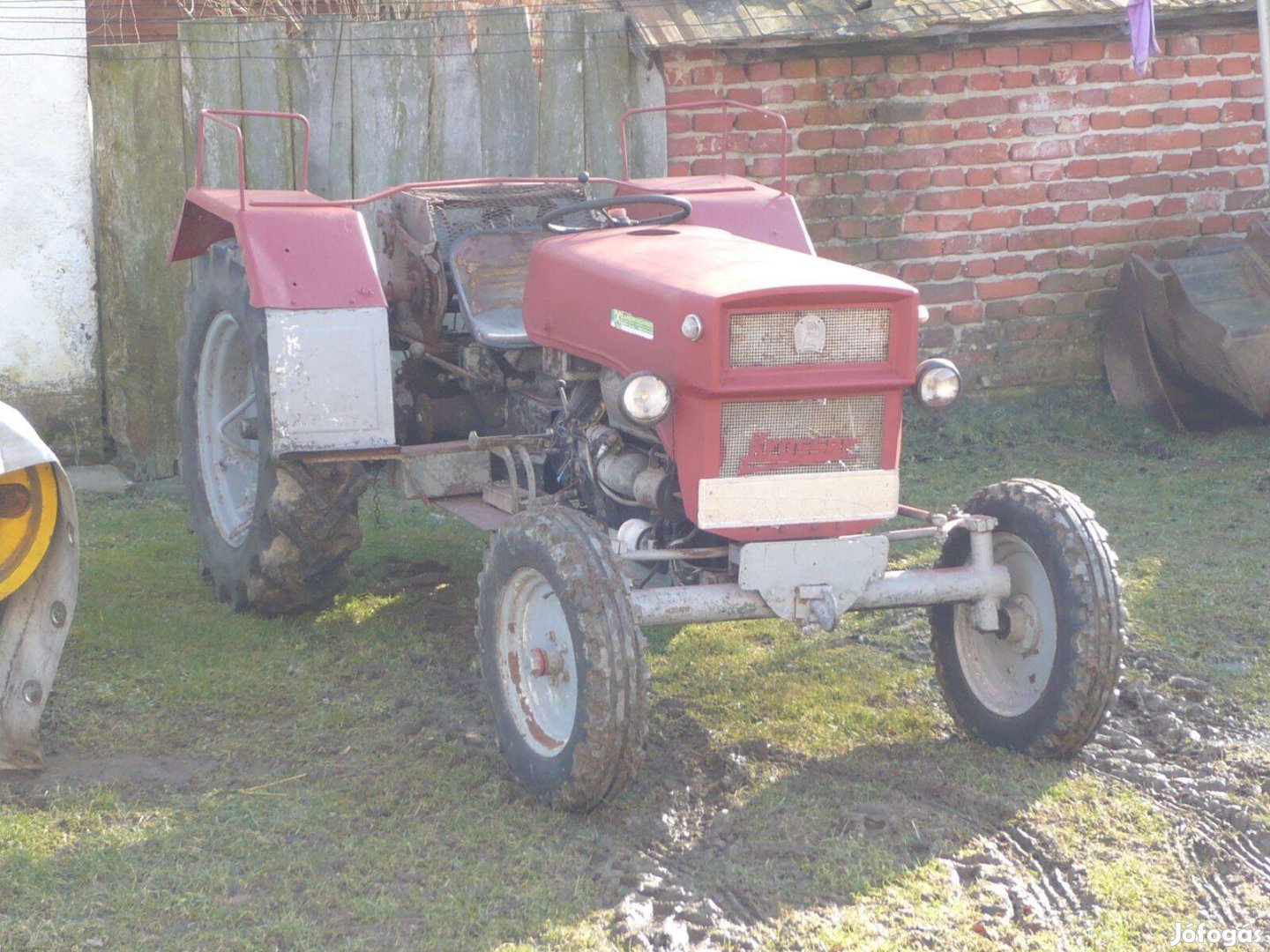 Eladó oldtimer kistraktor csörlővel eladó