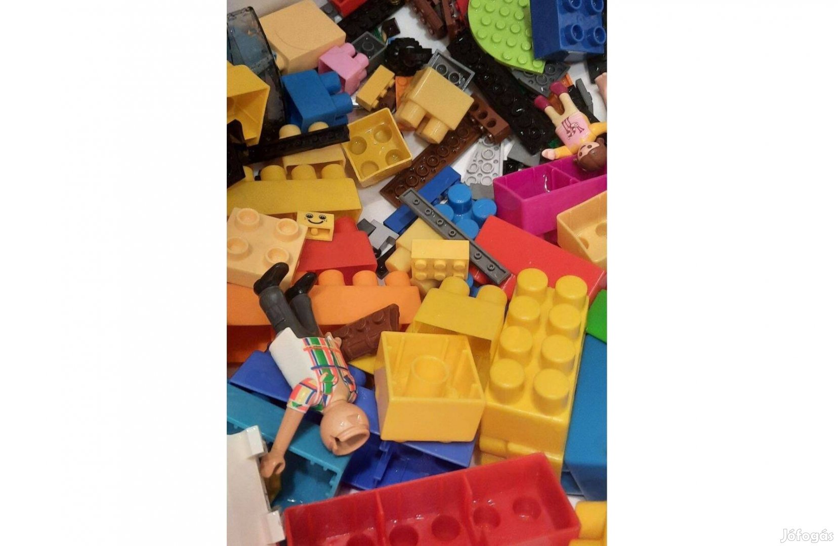 Eladó ömlesztett lego kicsi nagy egyben