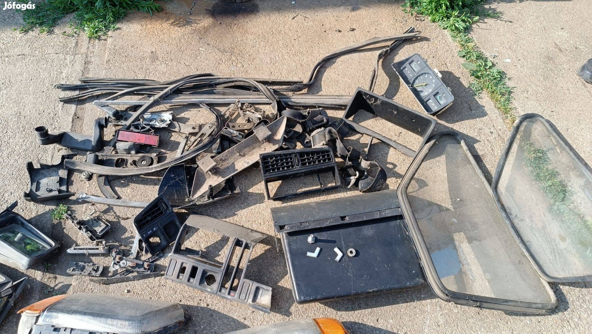 Eladó opel kadett alkatrészek