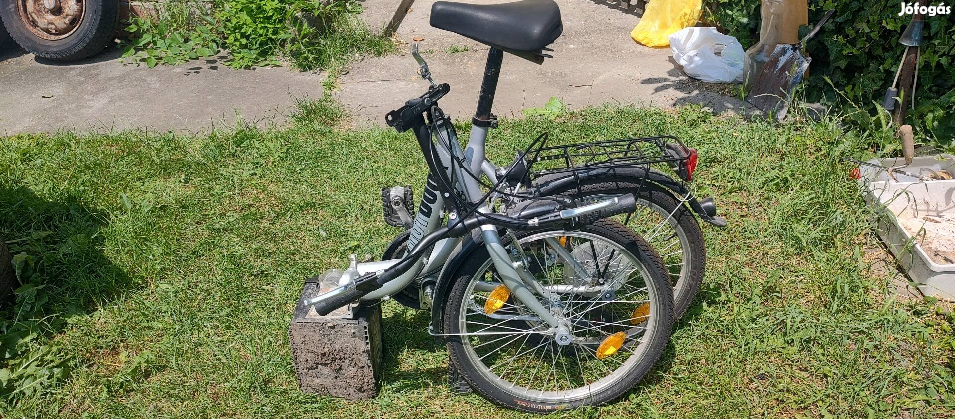Eladó össz csukható kerekpár.