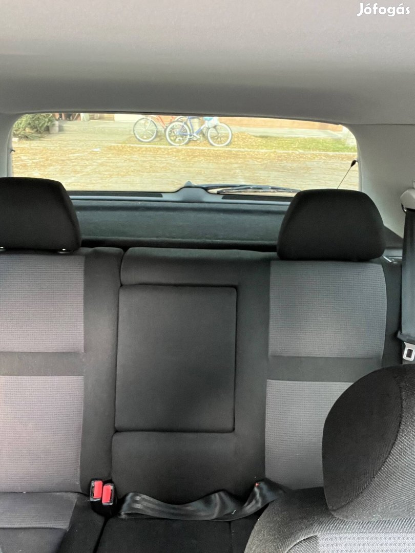 Eladő őzkáros Golf 4