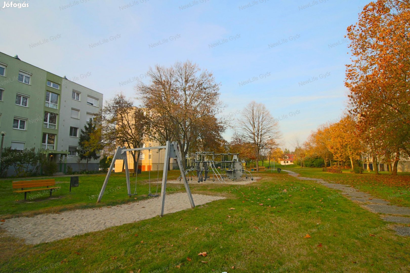 Eladó panellakás, Győr