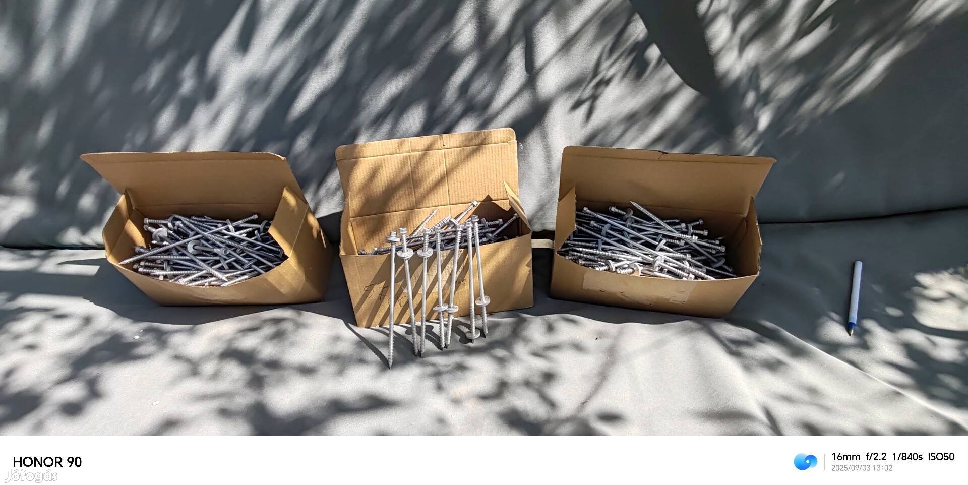 Eladó panelszendvics tető csavar 