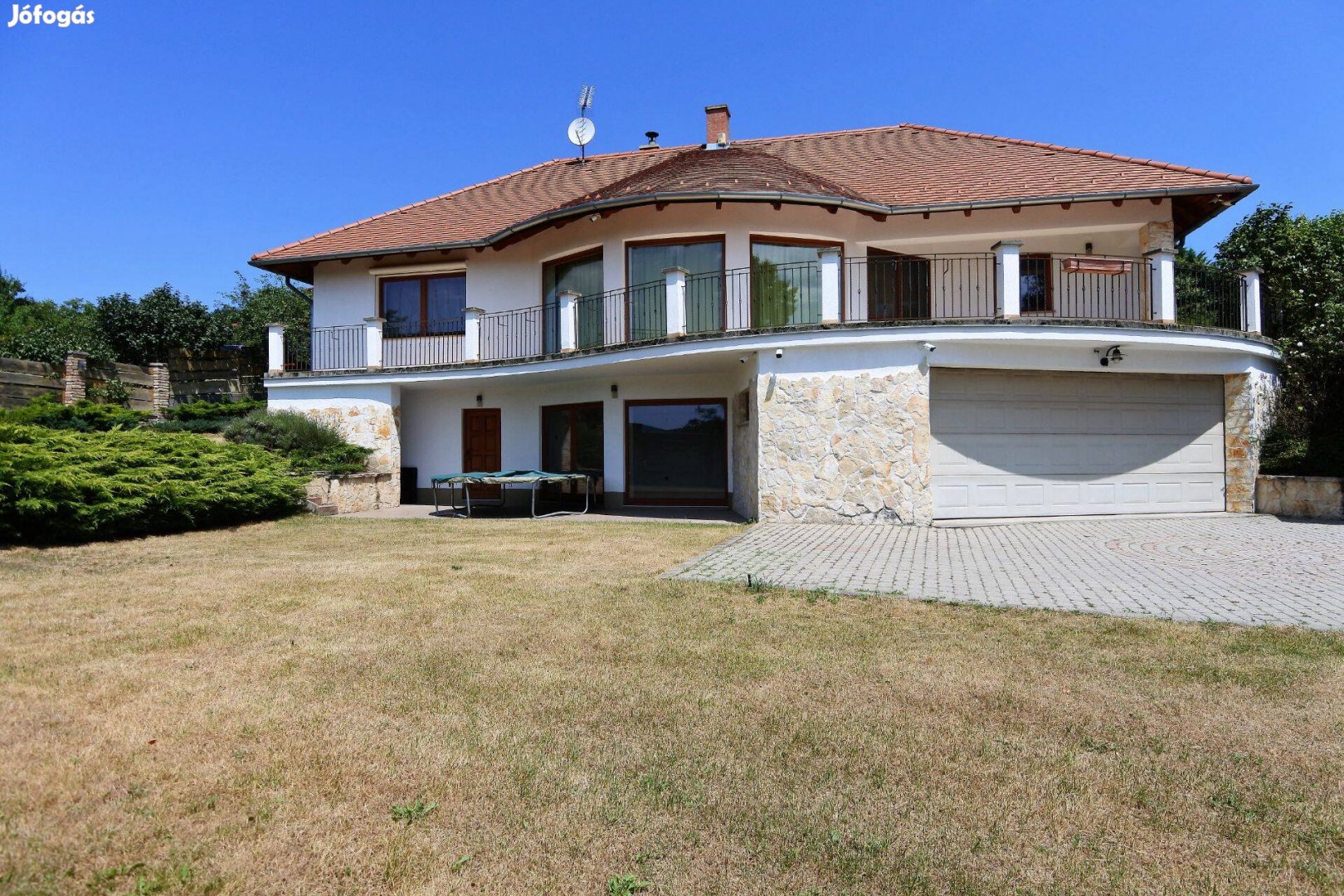 Eladó panorámás családi ház a Skanzen fölött !