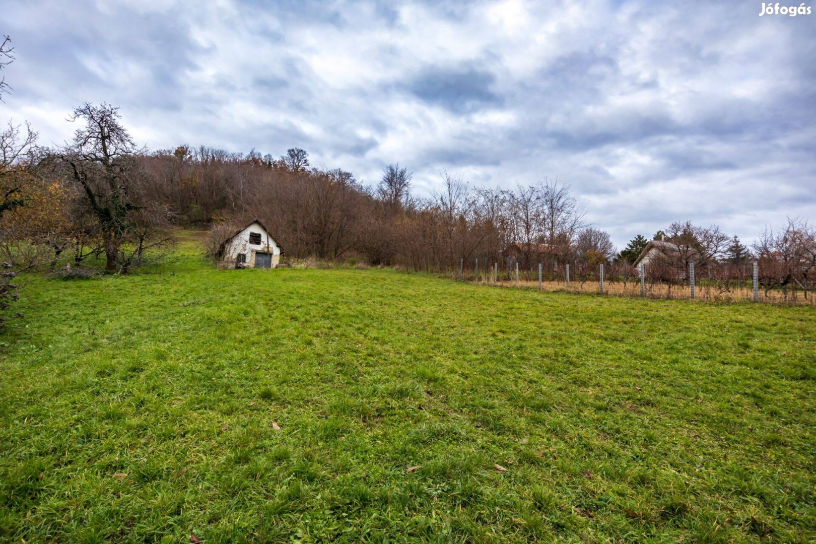 Eladó panorámás zártkerti telek Zalaszántón, a Béke-sztúpa közelében