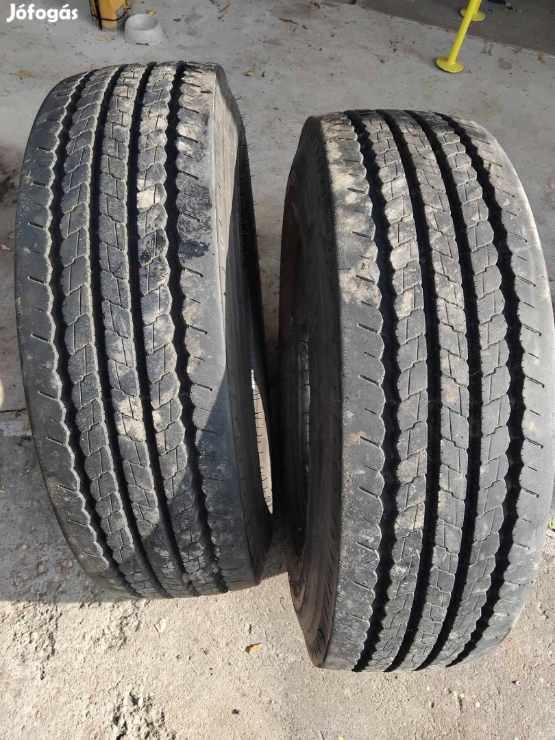 Eladó pirelli 235/75 R 17.5 gumi