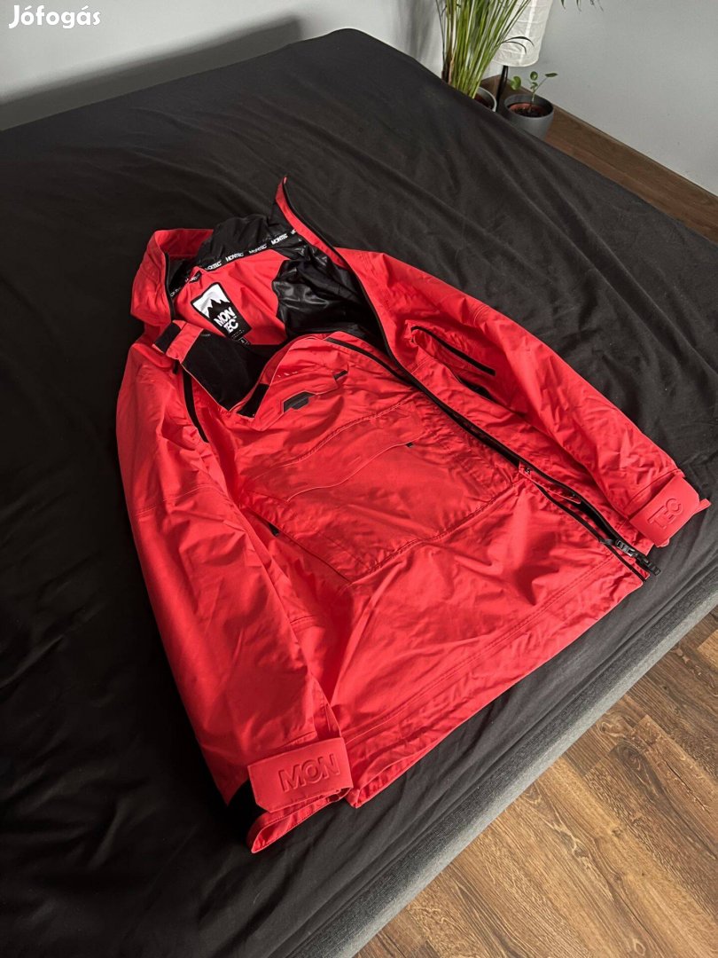 Eladó piros Montec Doom profi síkabát