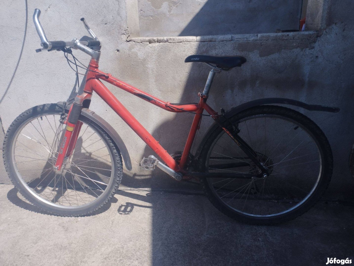 Eladó piros bicikli