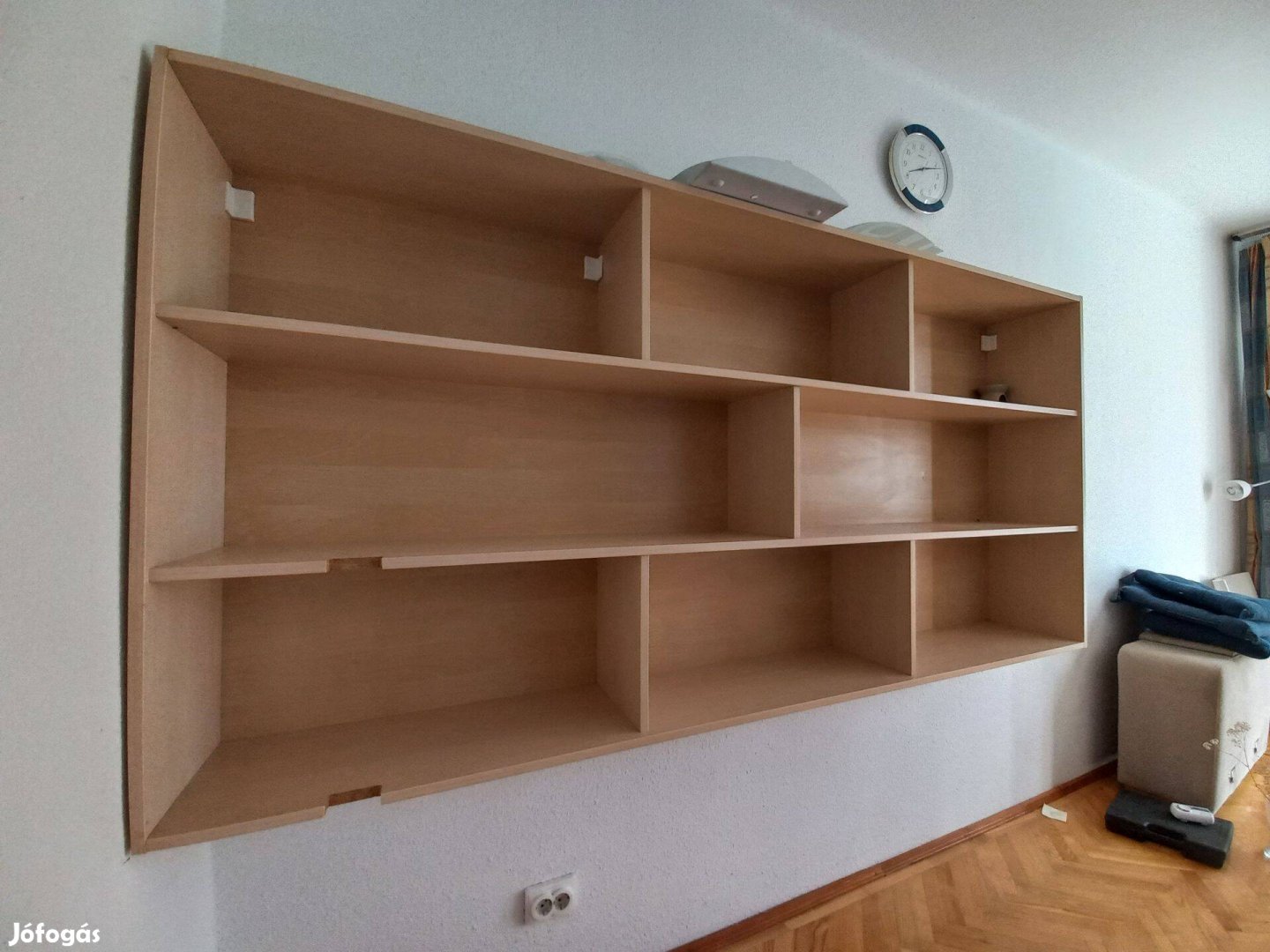 Eladó polcrendszer