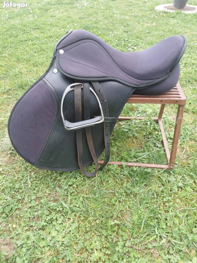 Eladó póni nyereg