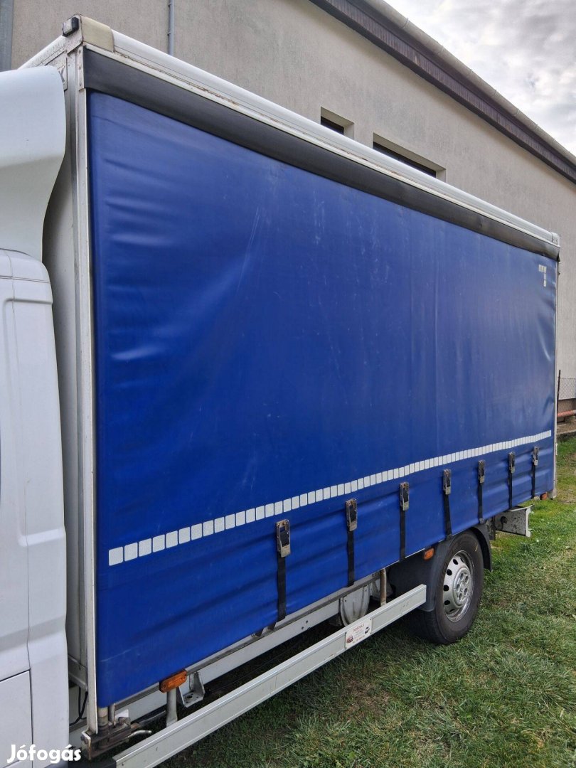 Eladó ponyvás felépítmény