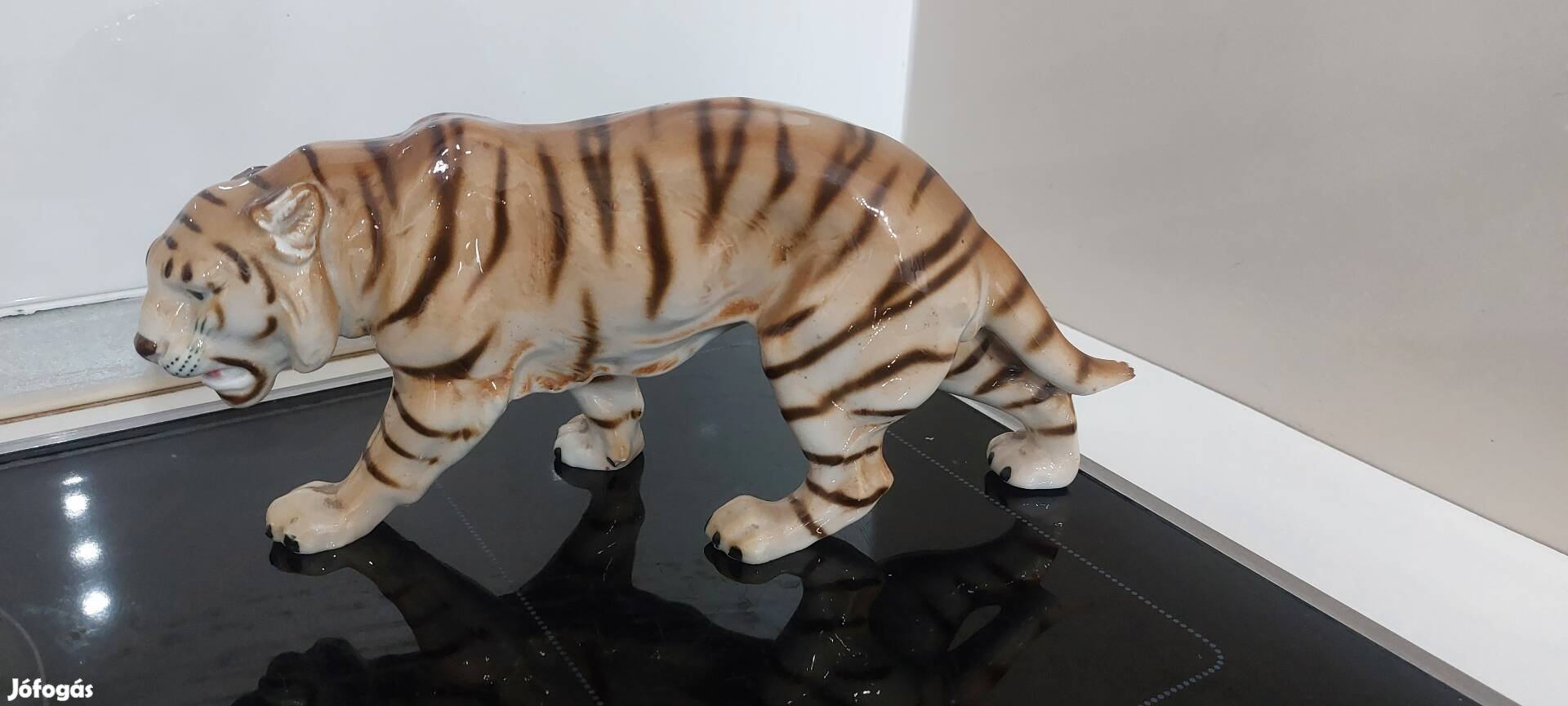 Eladó porcelán  tigris