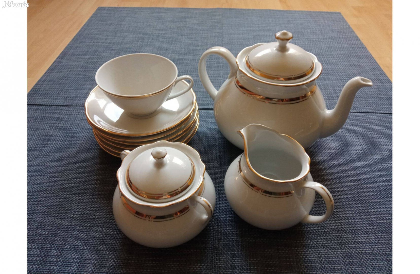 Eladó porcelán teás-kávés készlet Csehszlovák Bohémia