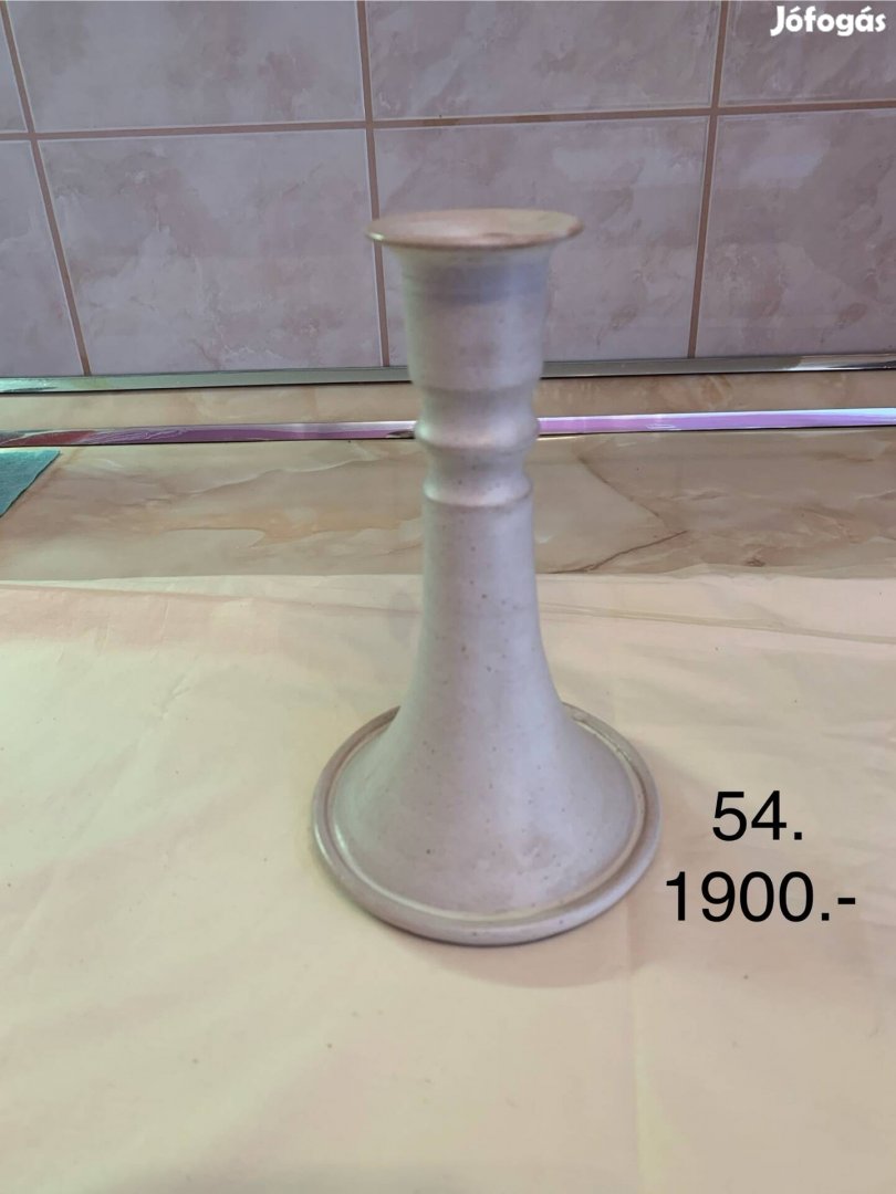 Eladó porcelánok/réz tárgyak