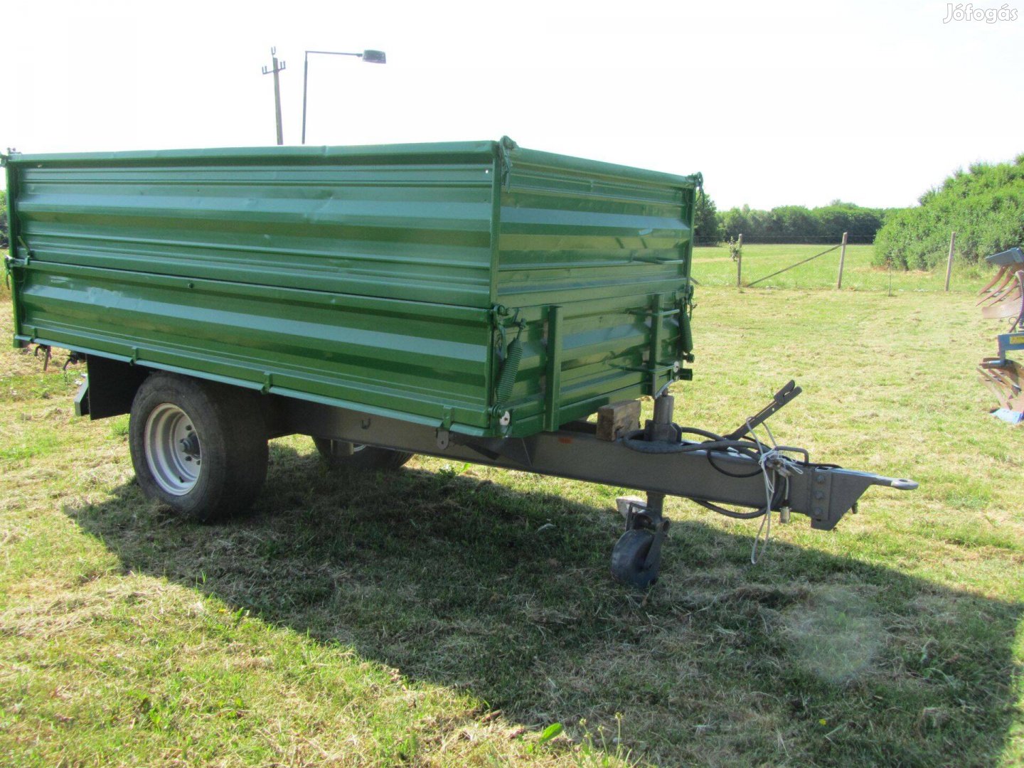 Eladó pótkocsi 1 tengelyes 5t. bill