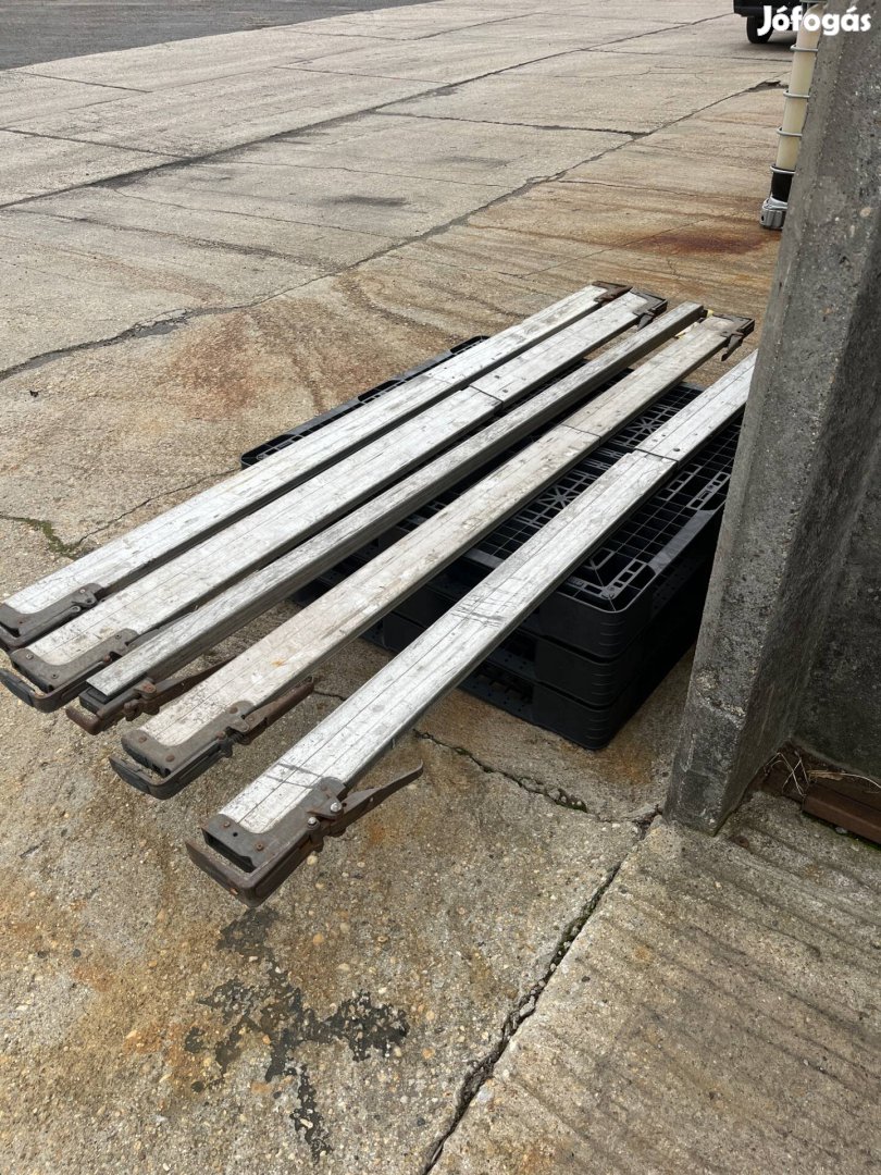 Eladó rakomány kitámasztó, rögzítő