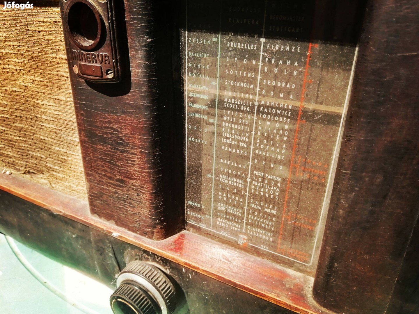 Eladó régi Minerva rádió, 1940-es évekből származik