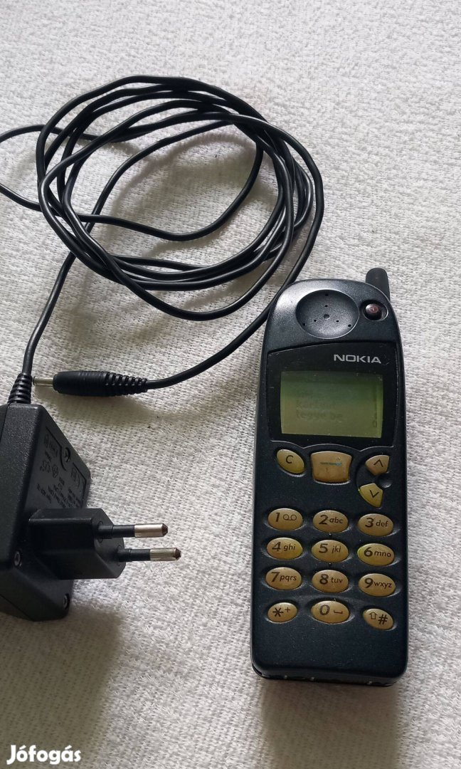 Eladó régi Nokia 5110 mobiltelefon