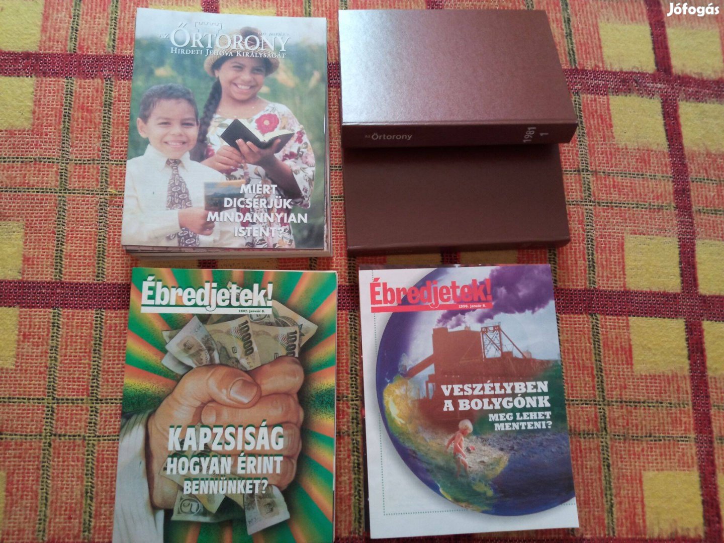 Eladó régi Őrtorony és Ébredjetek folyóiratok