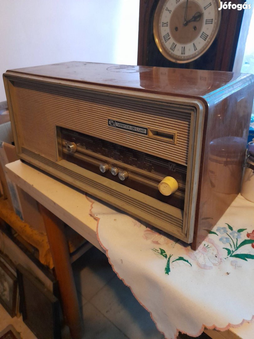 Eladó régi , retró rádió