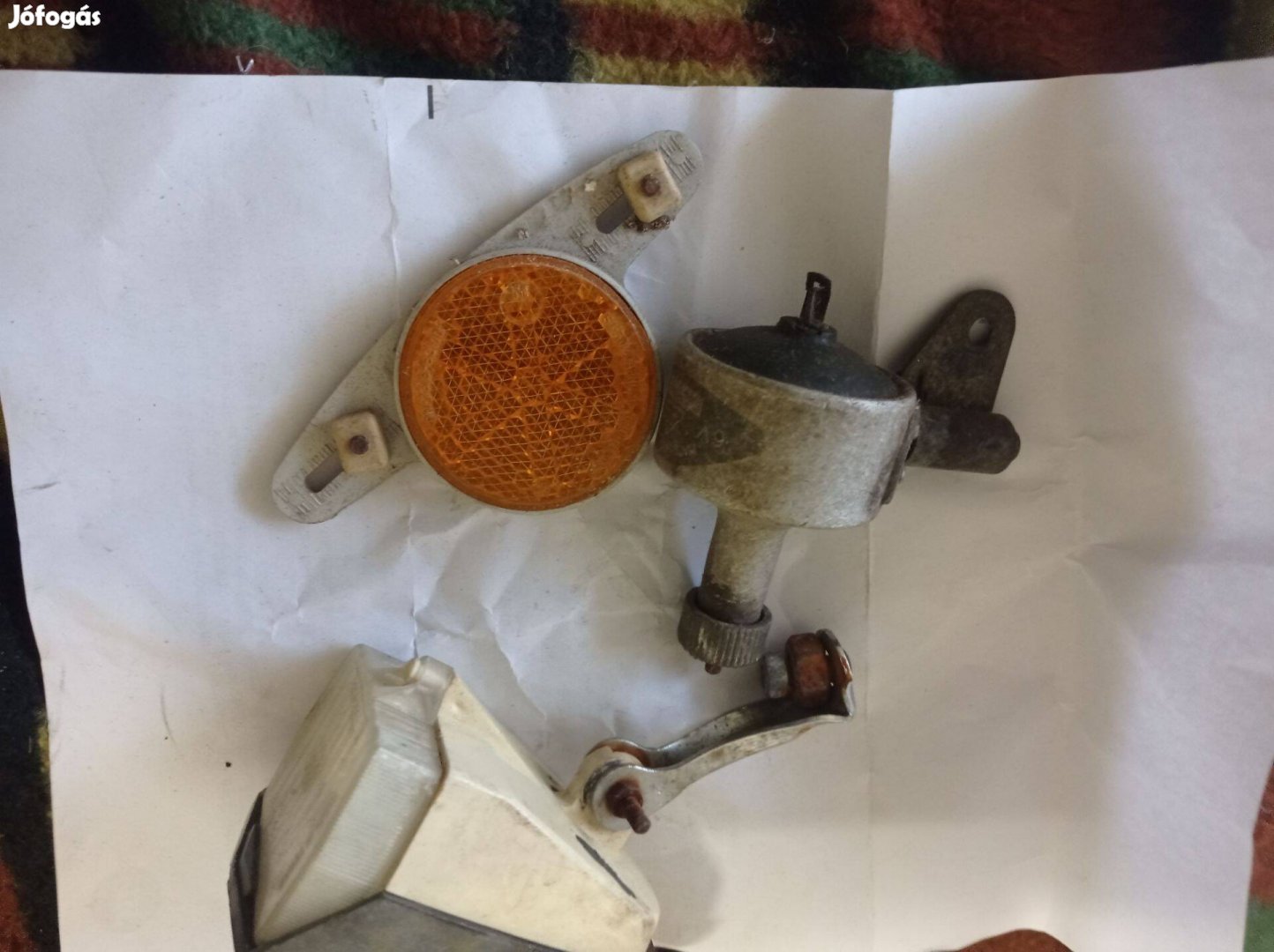 Eladó régi bic kellékek