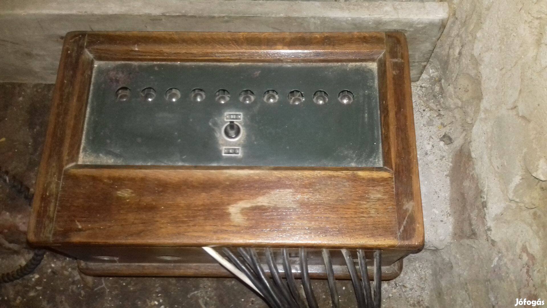 Eladó régi elektronikai doboz