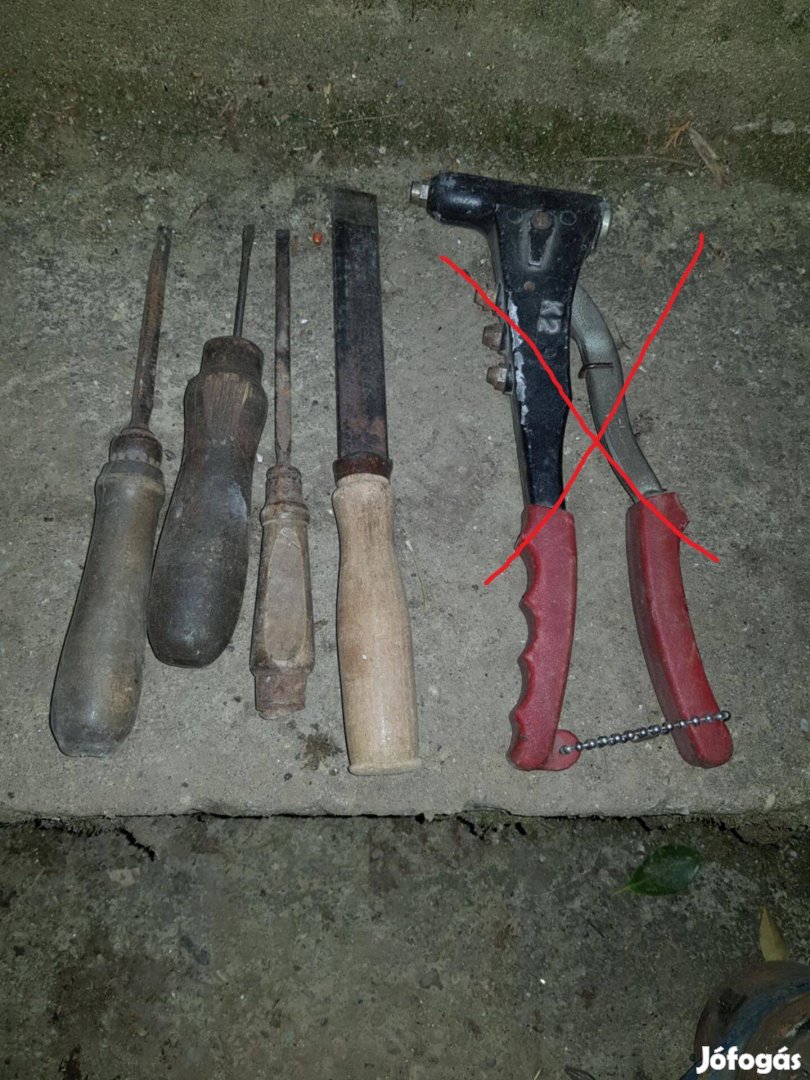 Eladó régi kézi fa vésők, reszelők