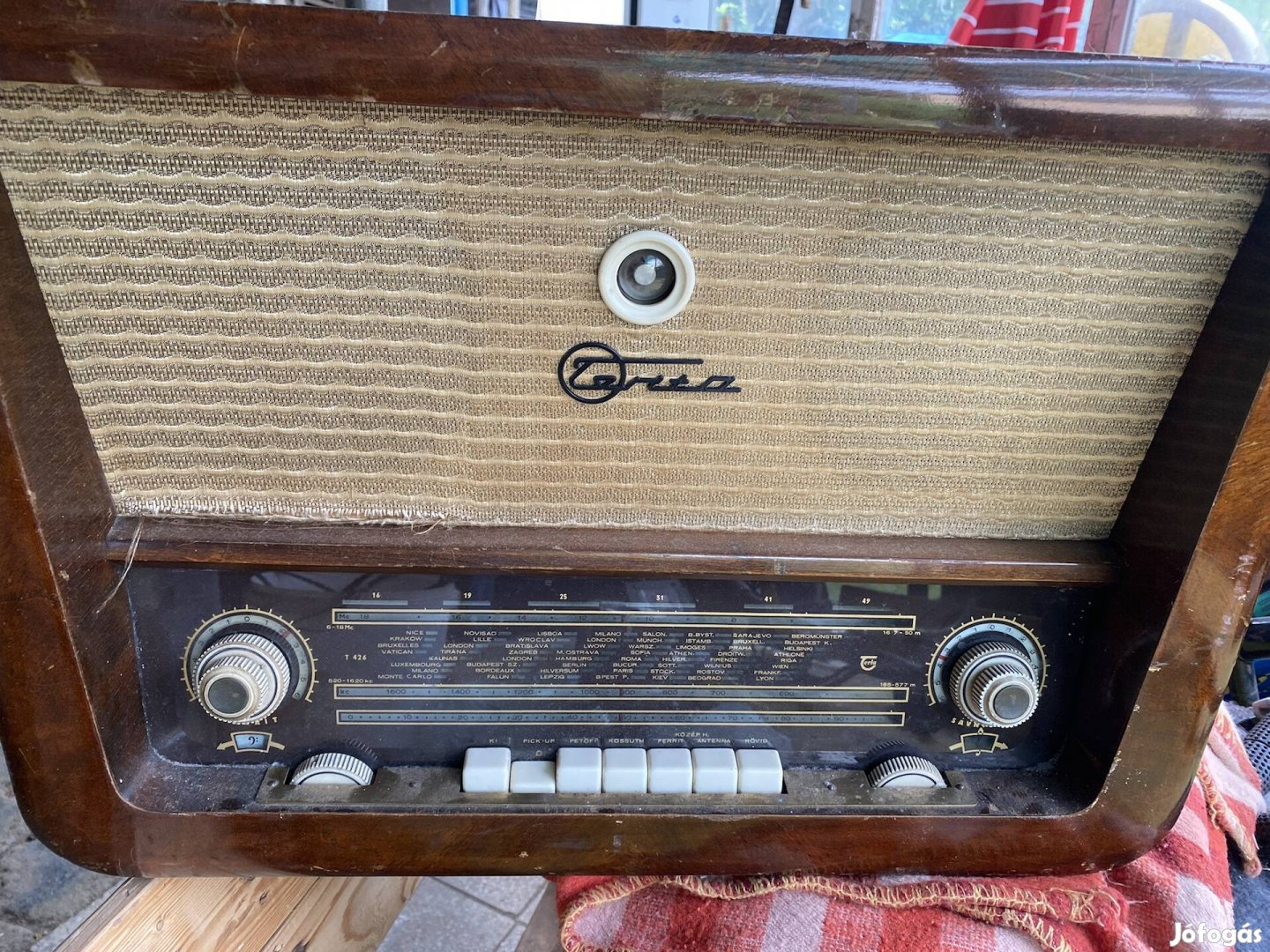 Eladó régi rádió
