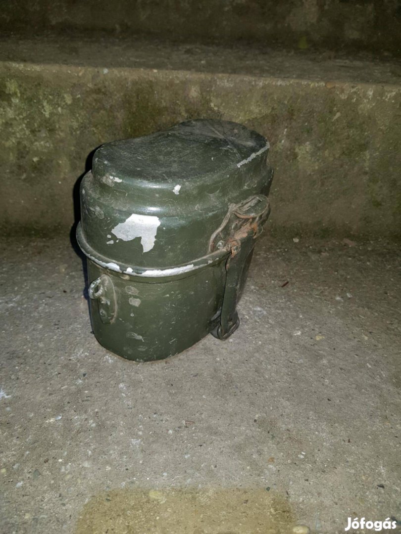 Eladó régi retro katonai étel tartó ételhordó