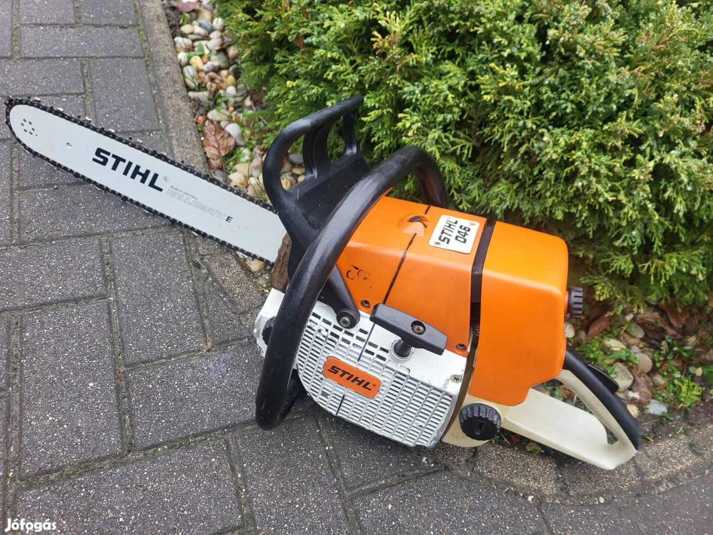 Eladó rendkívül megbízható gyári stihl 046 tipusú fűrész! 