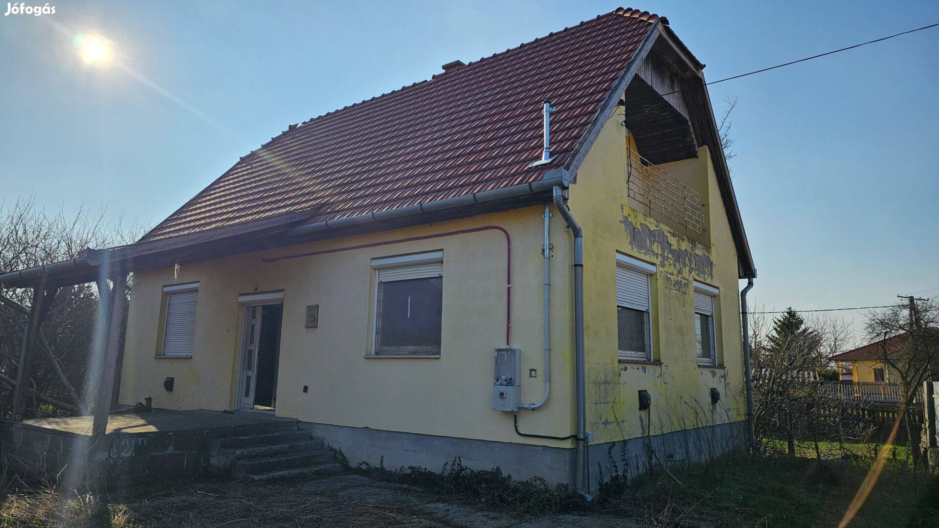 Eladó részben felújított, részben felújítandó családi ház