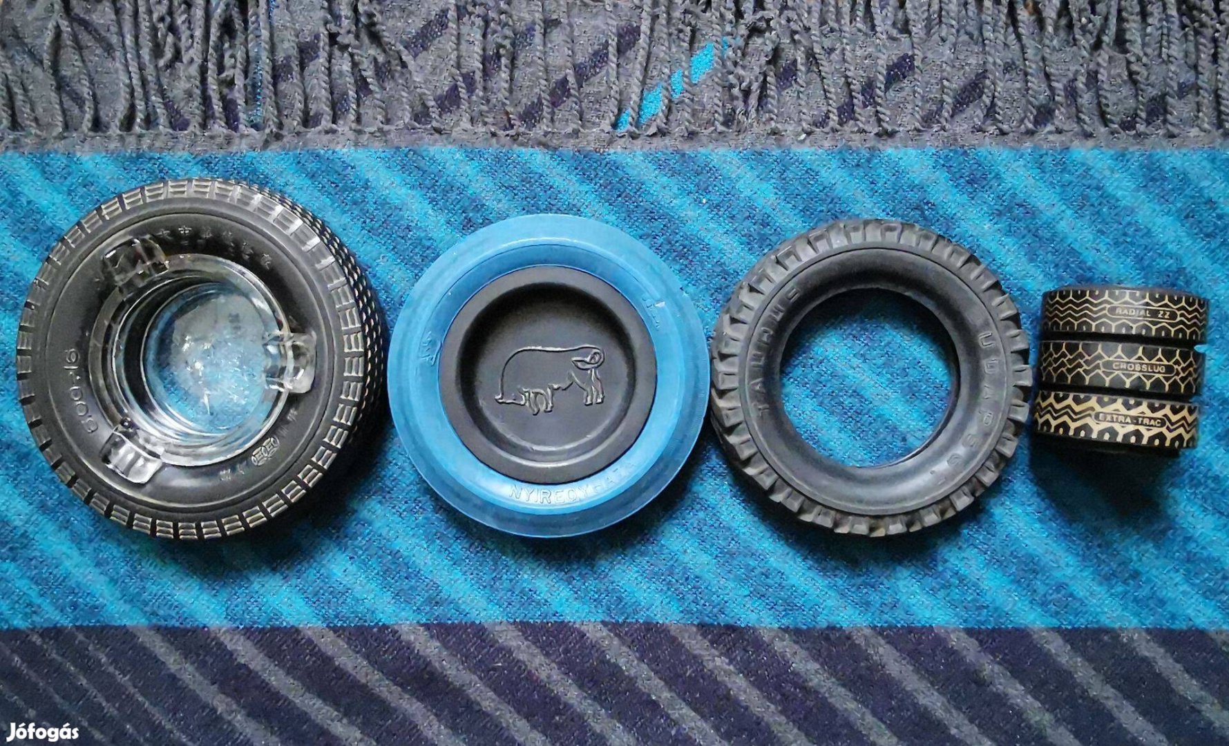 Eladó retro Taurus hamutartó szett