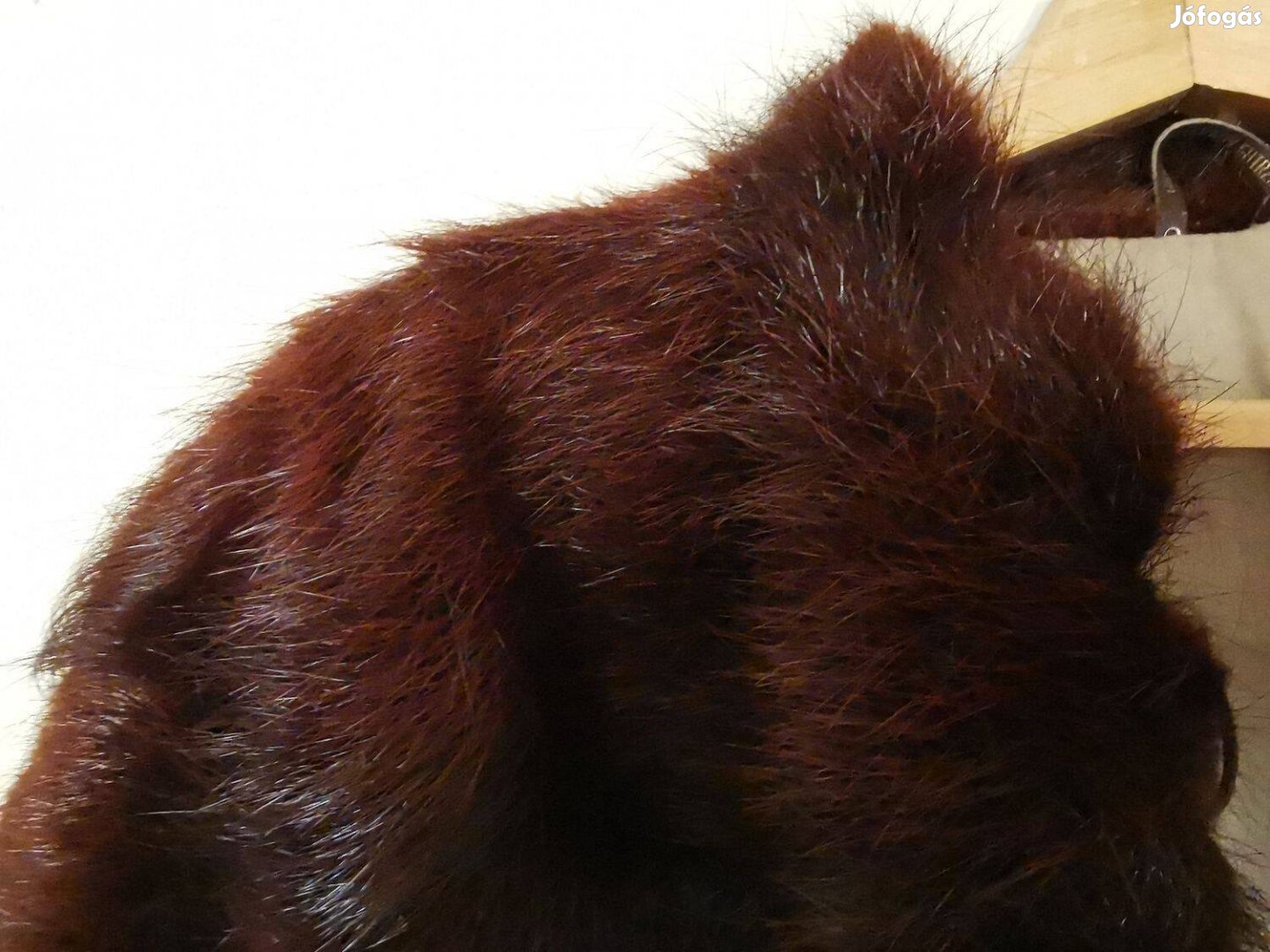 Eladó retró nutria szőrme bunda