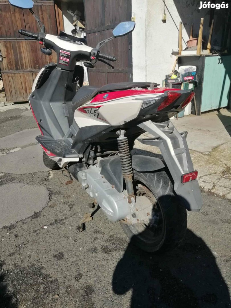 Eladó robogó Motowell