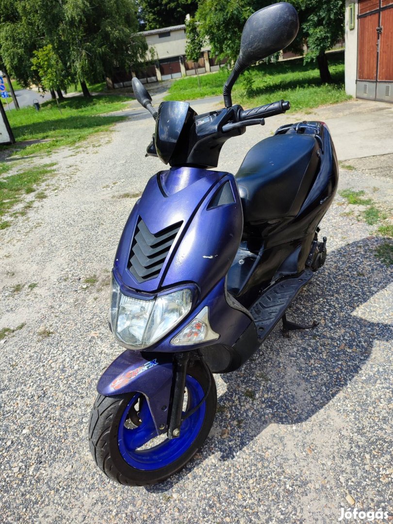 Eladó robogó! Kymco Super 9 robogó 