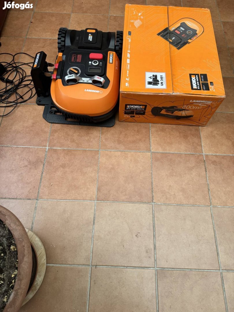 Eladó robot fűnyíró 