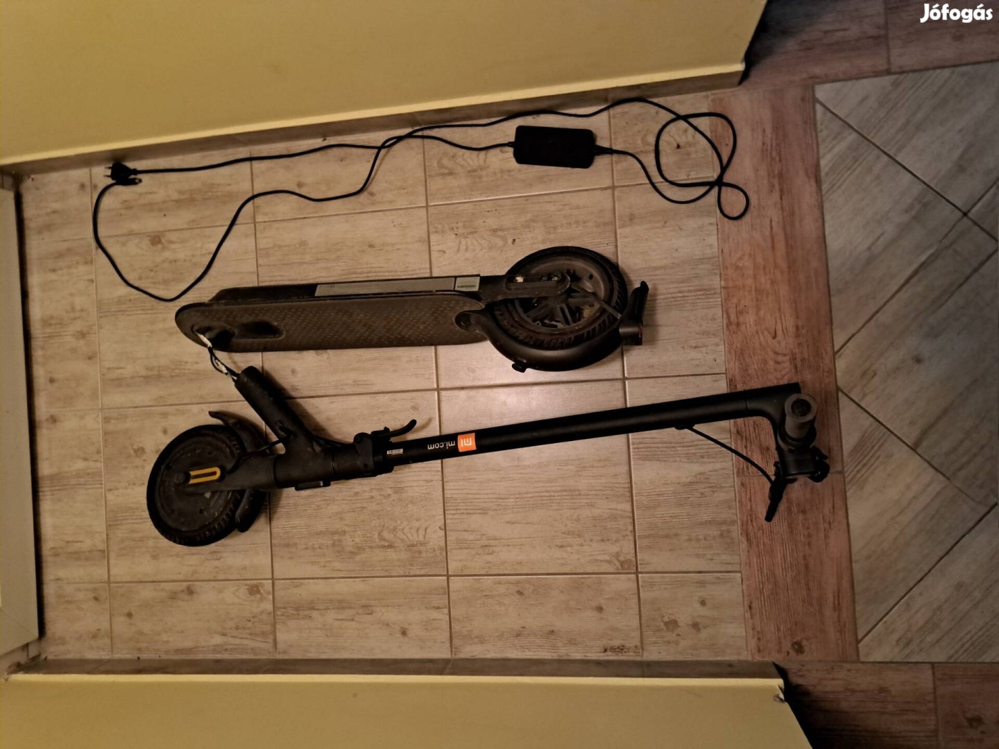 Eladó roller alkatrésznek