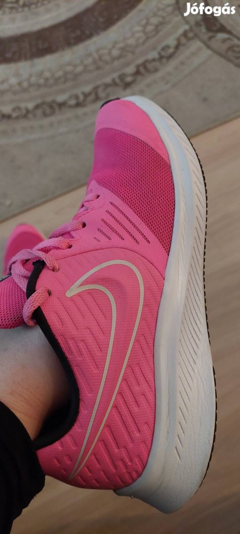 Eladó rózsaszín női 40 es Nike cipő