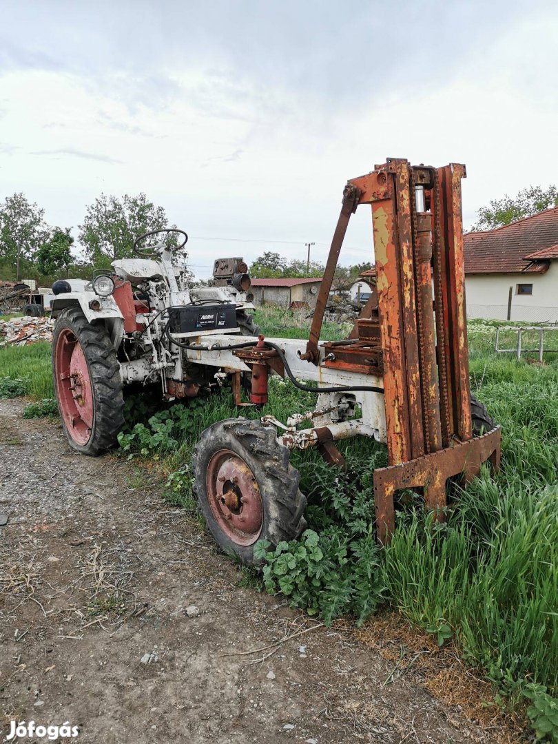 Eladó rs 09 targonca traktor