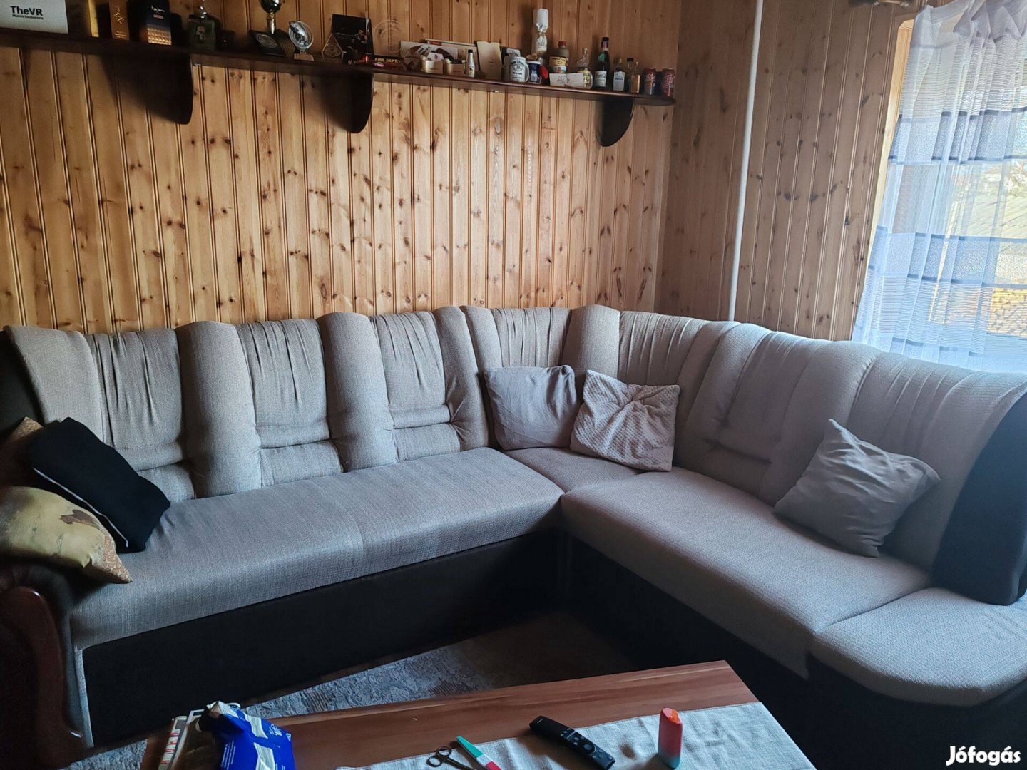 Eladó sarok kanapé