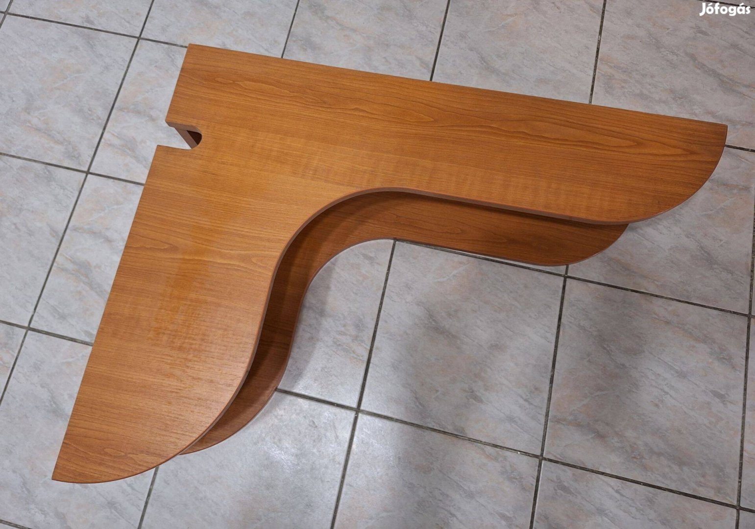 Eladó sarokpolc újszerű