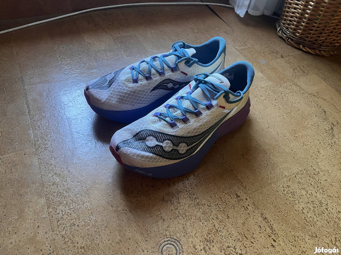 Eladó saucony endorphin pro 4 férfi