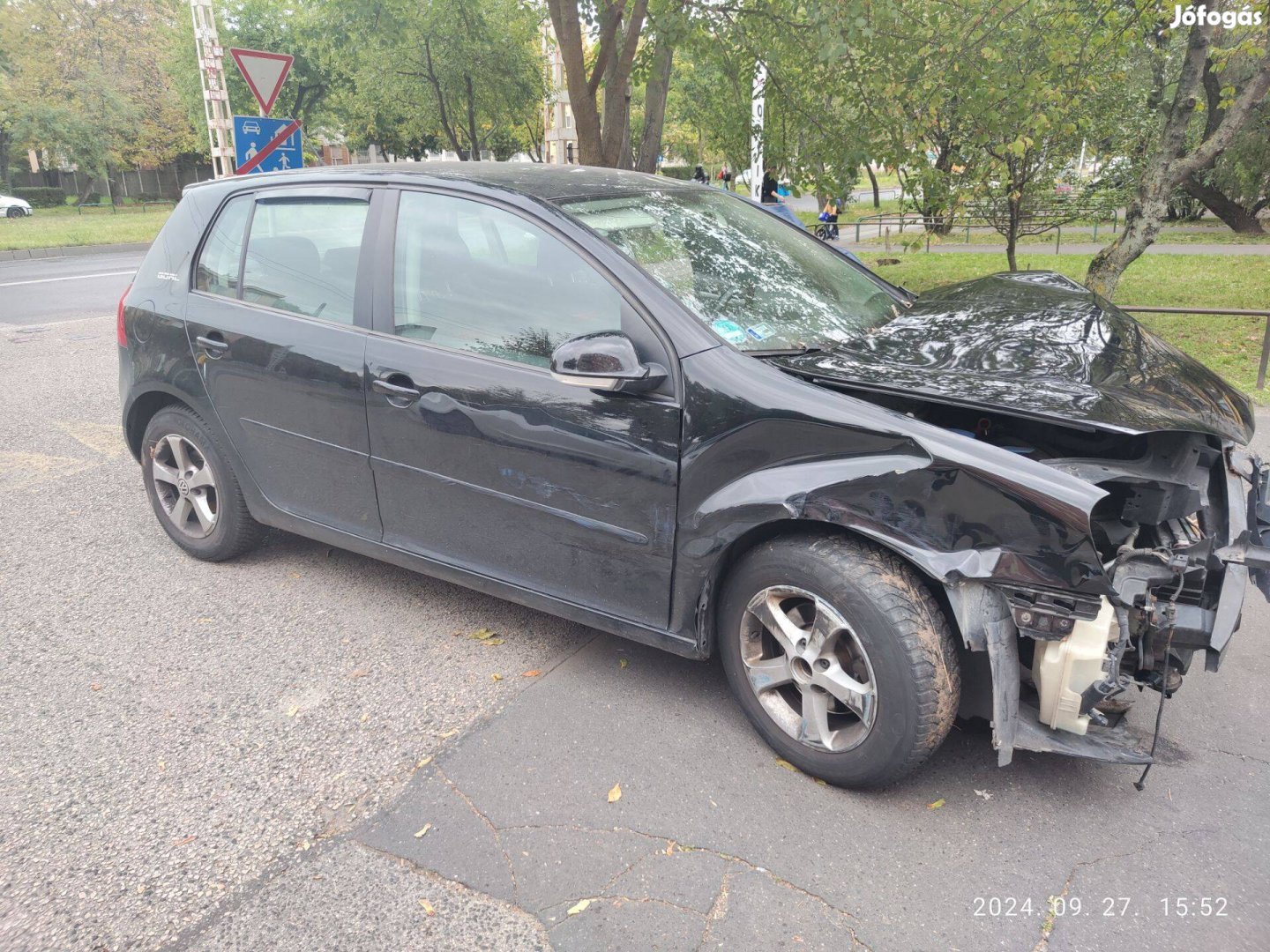 Eladó sérült autó Volkswagen Golf V , érvényes műszakival, forgalomba