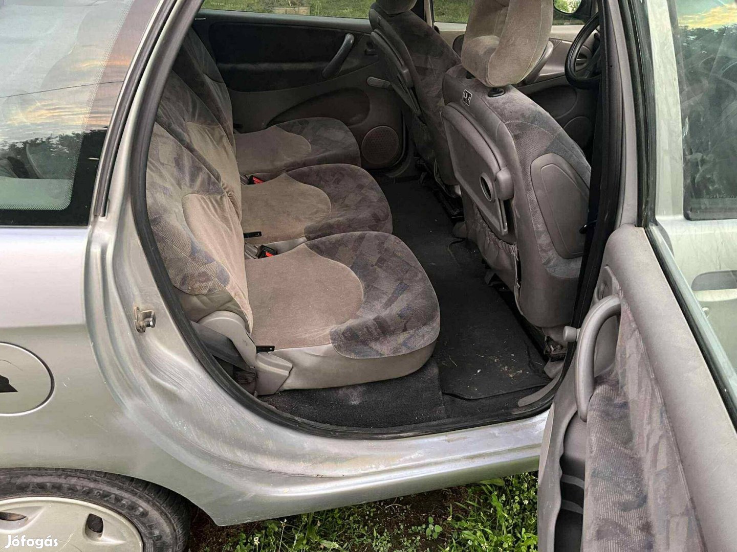 Eladó sérült citroen xsara picasso 1.6 benzin 