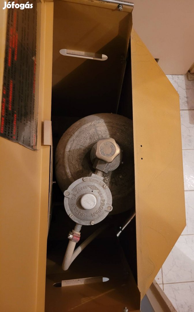 Eladó siesta gázpalackkal. Salgótarjánban.